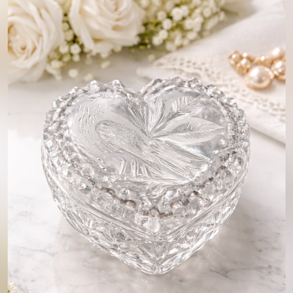 Vintage Hofbauer Byrdes Crystal 
Heart Dish Bird Etched Trinket Candy Box